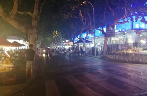 胜利河美食街夜市